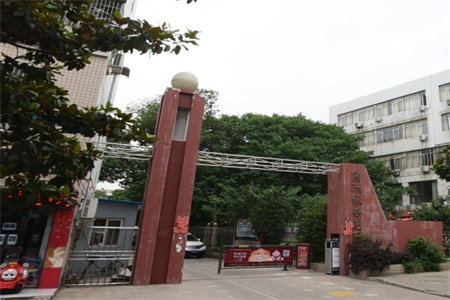 厚德丽园93.43平附房6.52平好楼层售价52万